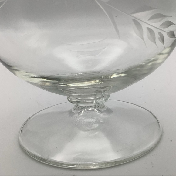 Etched Glass Brandy Snifter with Pour Spout - Picture 7 of 8